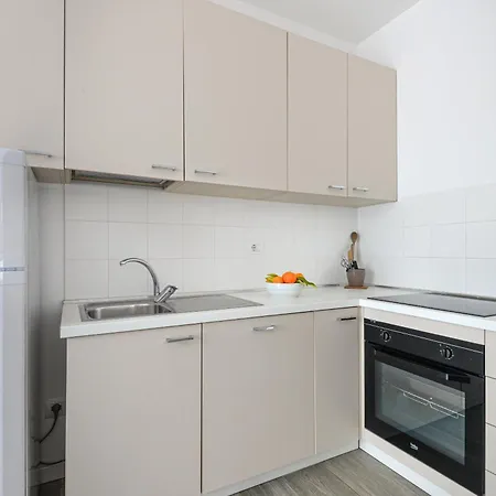 Lucia Apartment *
